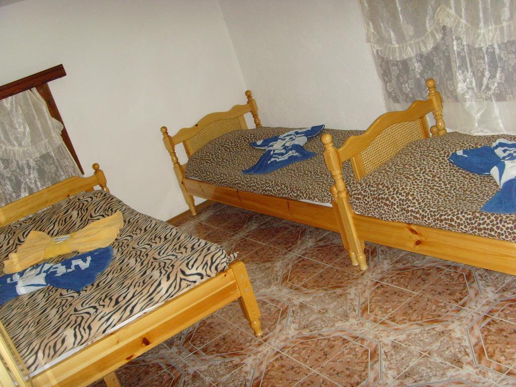 Kuma Lissa Guest House Kozhari Quarto foto